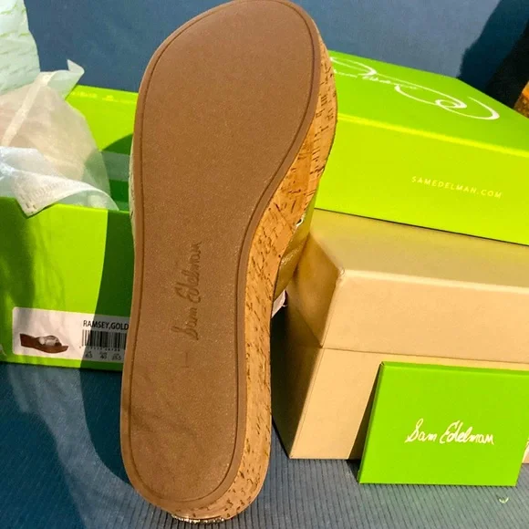 NWB-Sam Edelman, Gold 100% LEATHER Cross- Strap 3” Heel Sandals/Wedges - Picture 13 of 15